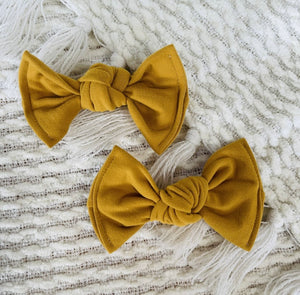 MUSTARD BOW CLIPS